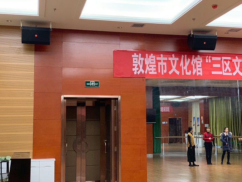 舞台绿巨人软件视频入口在舞台美術中的作用