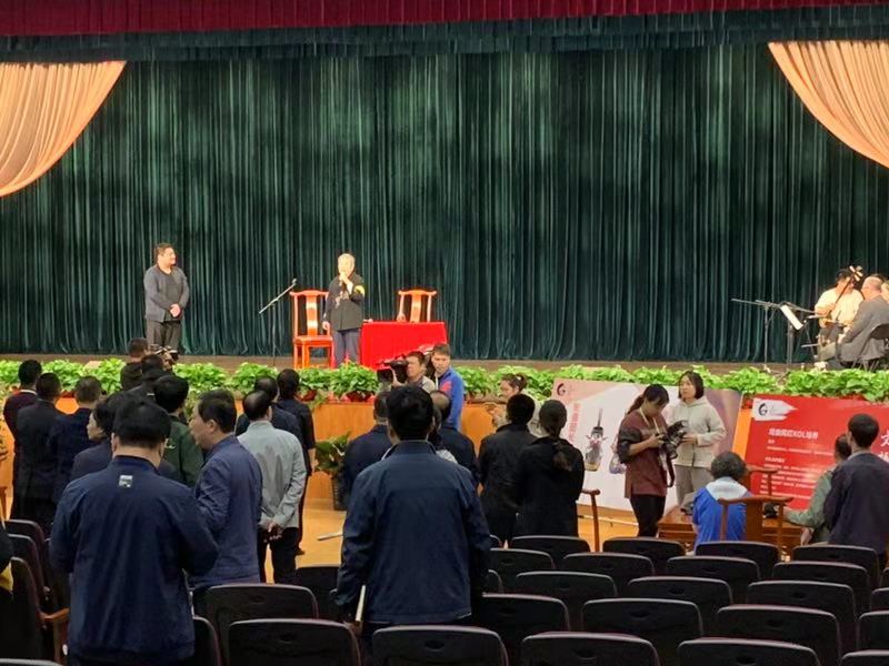 周家務污绿巨人APP下载