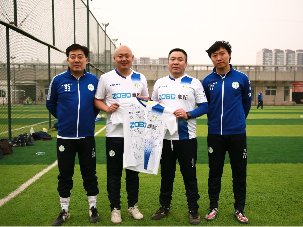 绿巨人黄色下载足球友誼賽