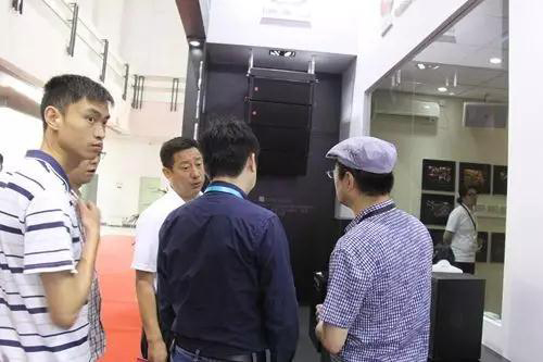 劇場绿巨人软件视频入口燈光