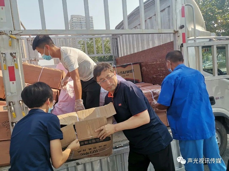 ZOBO董事長張新峰作為聲光視訊行業聯盟代表赴豫芒溫暖災區，傳遞愛心