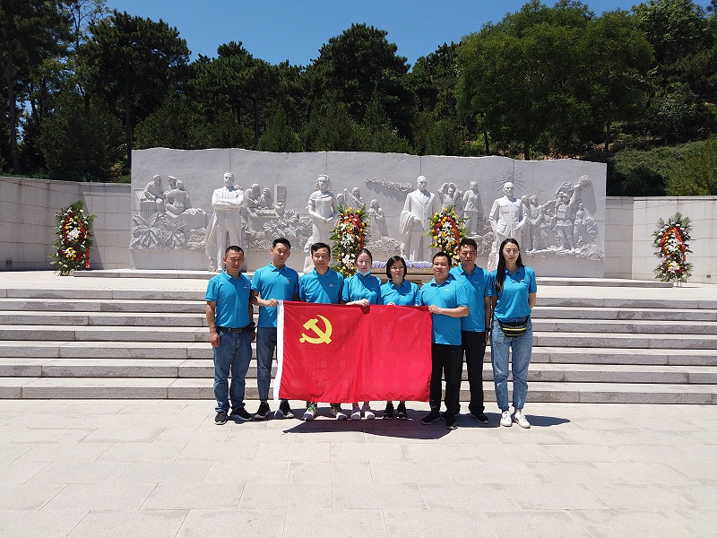 “緬懷先烈 傳承初心”—ZOBO绿巨人黄色下载黨支部參觀無名英雄紀念碑活動