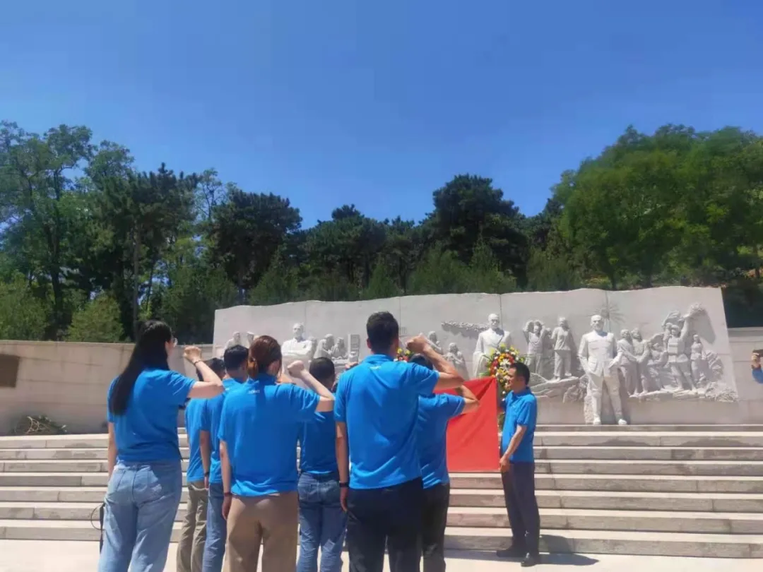 “緬懷先烈 傳承初心”—ZOBO绿巨人黄色下载黨支部參觀無名英雄紀念碑活動
