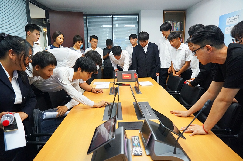14校企合作 走進職場 協同育人丨歡迎北京市經貿高級技術學校師生來ZOBO绿巨人黄色下载參觀學習