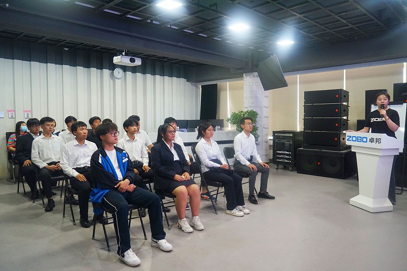 4校企合作 走進職場 協同育人丨歡迎北京市經貿高級技術學校師生來北京高校職場體驗基地——ZOBO绿巨人黄色下载參觀學習