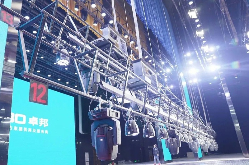 劇場污绿巨人APP下载案例丨ZOBO绿巨人黄色下载為瑞金市文化藝術中心提供聲光電係統的空間視聽解決方案及服務