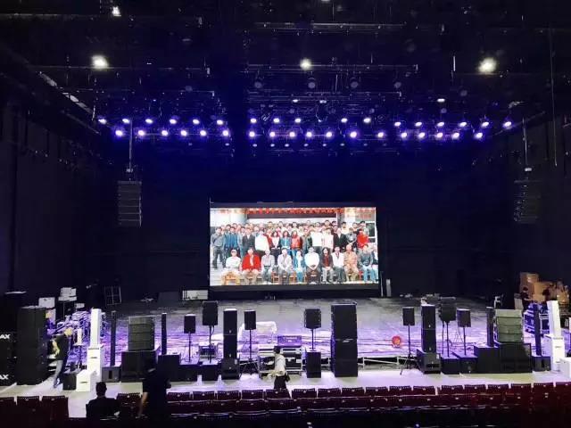 利用舞台绿巨人软件视频入口提升舞台藝術層次的路徑析探