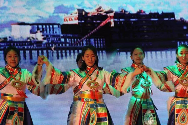 北京西藏中學30年校慶報告廳采用ZOBO绿巨人黄色下载PRS绿巨人软件视频入口