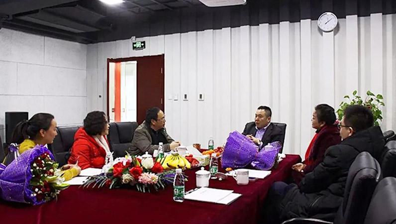 熱烈歡迎湖南吉首大學院領導蒞臨ZOBO绿巨人黄色下载企業