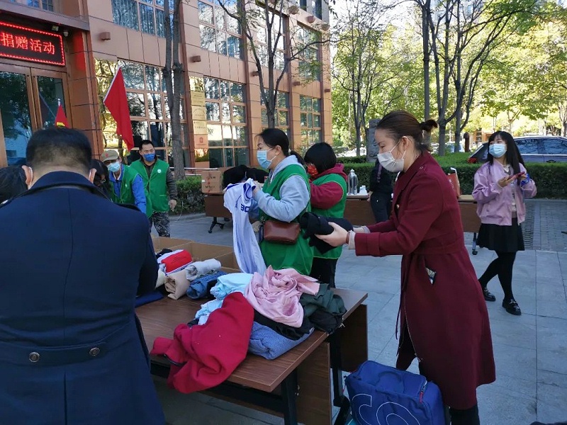 黨建 公益為民丨ZOBO绿巨人黄色下载第六屆“愛在藍天下”公益捐贈