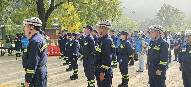 PRS绿巨人软件视频入口為北京人防浩天誌願者救援隊潭柘寺服務站成立揭牌儀式保駕護航