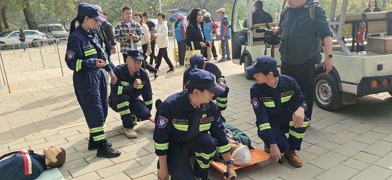 PRS绿巨人软件视频入口為北京人防浩天誌願者救援隊潭柘寺服務站成立揭牌儀式保駕護航