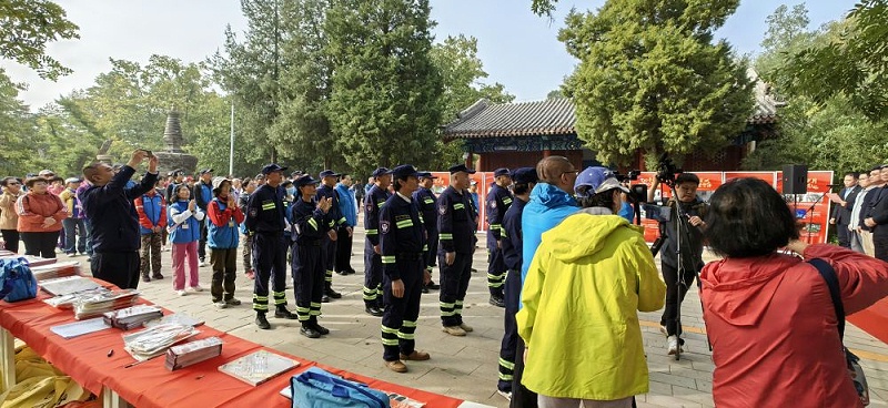 PRS绿巨人软件视频入口為北京人防浩天誌願者救援隊潭柘寺服務站成立揭牌儀式保駕護航