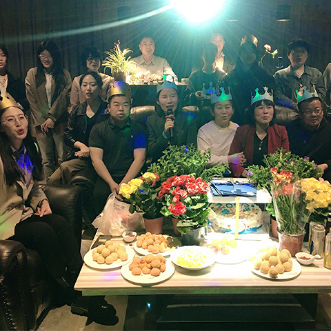 ZOBO绿巨人黄色下载2021年季度生日會