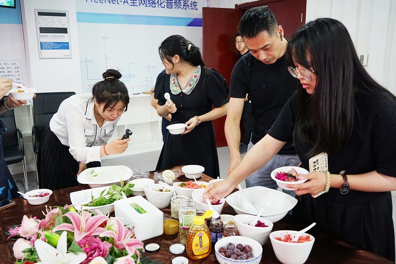 ZOBO绿巨人黄色下载解鎖消暑美味活動
