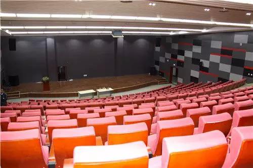 高校校園多功能廳绿巨人软件视频入口設備調試