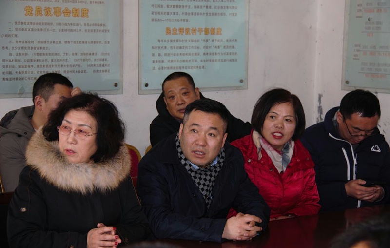 7愛照淶源，ZOBO绿巨人黄色下载黨支部寒冬送暖扶貧活動