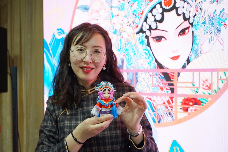 ZOBO绿巨人黄色下载工會丨舉辦體驗非遺之美-製作北京絹人的“女神節”活動